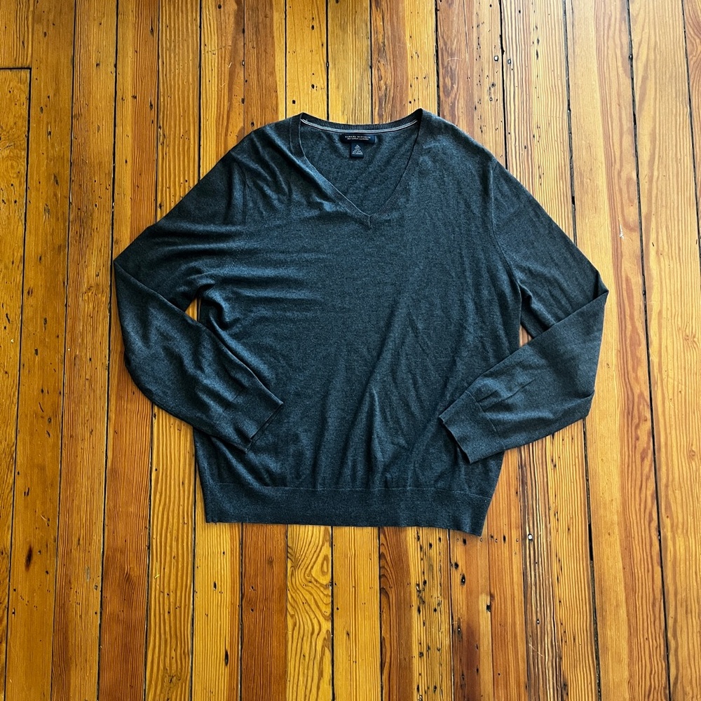 Banana Republic Silk Cotton Cashmere V-neck sweater size XL - Picture 2 of 4